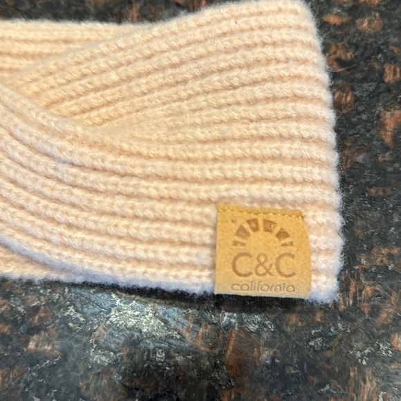 C&C California soft pink winter head band and matching gloves. - Picture 2 of 5